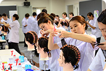 美容学校ってどんなところ?